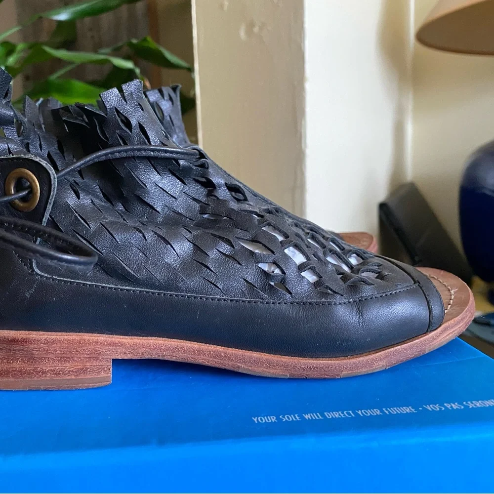 John Fluevog Rivers Acre bootie Sandals - Picture 5 of 6